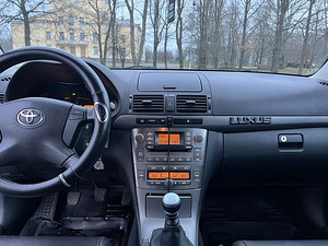 Toyota Avensis 2006 (4 foto / 7)