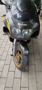 Suzuki gsxr 750 (1 foto / 3)