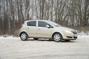 Opel Corsa (2 фото из 12)