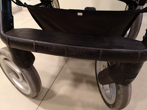 Mutsy evo vanker koos vankrikorvi ja turvahälli adapteritega (2 foto / 8)