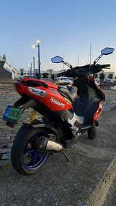 Aprilia sr50r (2 foto / 4)