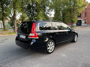 Volvo V70 2.0 T5 180kw ATM 2015 (3 foto / 7)