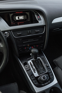 Audi A4 Avant 2.0TDI 105KW 2010 (7 foto / 12)