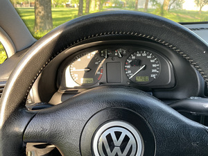 Volkswagen Passat (7 foto / 8)