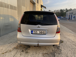 Mitsubishi Grandis 2005 (4 foto / 10)