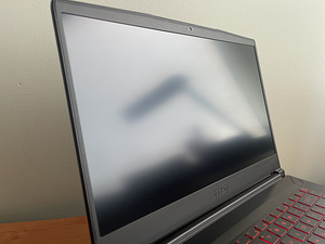 MSI Laptop l i5 10500H l RTX 3060 l 144hz l SSD l 16gb DDR4 (4 foto / 6)