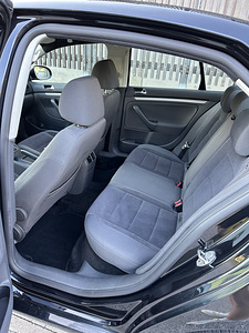 Volkswagen Jetta 2007, 1.9 77kw diisel, esivedu, 264k LS, ÜV (11 foto / 15)
