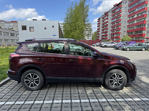 Toyota RAV4 Luxury (4 foto / 7)