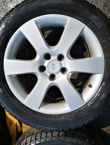 Müüa veljed koos rehvidega HYUNDAI (5 foto / 6)