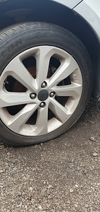 Müüa veljed koos rehvidega TOYOTA YARIS R16 (2 foto / 4)