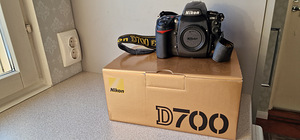 NIKON D700 корпус + сумка для камеры (1 фото из 10)