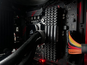 Современный игровой компьютер Intel Core i5-8600K (6 фото из 8)