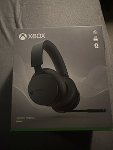 Microsoft Xbox Wireless Headset (2 foto / 2)