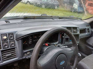 Ford Sierra 1.8td varuosadeks (6 foto / 10)