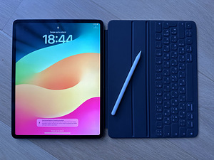 iPad PRO 12,9 256 ГБ + оригинальная клавиатура + стилус (1 фото из 3)