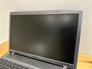 Samsung sülearvuti/ 15.6'' / i3-3110M 2.40 GHz / 4GB 1600MHz (2 foto / 10)