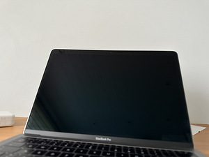 Apple MacBook Pro 13" 2017 / i7 2.5GHz / 16GB RAM /256GB SSD (3 foto / 10)