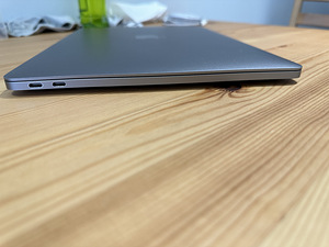 Apple MacBook Pro 13" 2017 / i7 2.5GHz / 16GB RAM /256GB SSD (7 foto / 10)