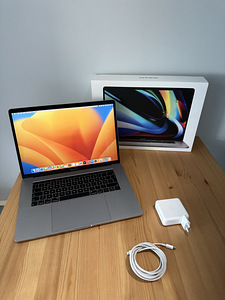 Apple MacBook Pro 15" 2018 / i7 2.2GHz / 16GB RAM /256GB SSD (1 foto / 9)