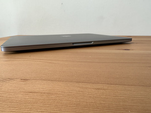 Apple MacBook Pro 13" 2020 /16GB RAM /512 GB SSD / i5 2 GHz (6 foto / 10)