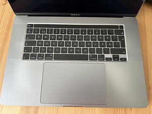 Apple MacBook Pro 16 /i9 9980HK 2.4GHz /16GB RAM /512 GB SSD (2 foto / 10)