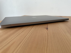 Apple MacBook Pro 16 /i9 9980HK 2.4GHz /16GB RAM /512 GB SSD (7 foto / 10)