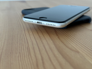 Apple iPhone SE 2022 64GB (3. põlvkond), Uueväärne! (3 foto / 9)