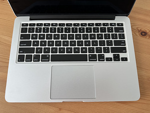 Apple MacBook Pro 13" 2013 / i5 2.4GHz / 4GB RAM / 128GB SSD (3 foto / 10)
