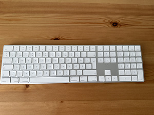 Клавиатура Apple Magic Keyboard с цифровой панелью — SWE (1 фото из 2)