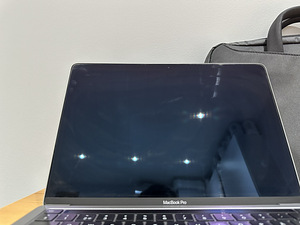 Apple MacBook Pro 13 2020/ M1 /512GB SSD /16GB RAM / 115 cyc (2 foto / 10)