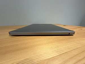 Apple MacBook Pro 13" 2017 / i5 2.3GHz / 8GB RAM / 128GB SSD (8 foto / 10)