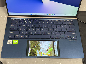 Asus ZenBook 14, i5, GeForce MX250, SSD, ScreenPad 2.0 (3 foto / 10)