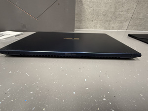 Asus ZenBook 14, i5, GeForce MX250, SSD, ScreenPad 2.0 (7 foto / 10)
