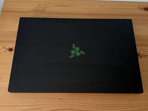 Razer Blade 17 / RTX 3080 / 320Hz FHD / 32GB RAM / i7 11800H (4 foto / 10)