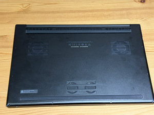Razer Blade 17 / RTX 3080 / 320Hz FHD / 32GB RAM / i7 11800H (7 foto / 10)