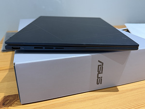 ASUS ZenBook 14 OLED / Ultra 9 185H / 32GB 7467MHz / 1TB SSD (5 foto / 10)