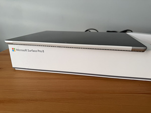 Microsoft Surface Pro 8 + Microsoft Surface Pro Keyboard (4 foto / 10)