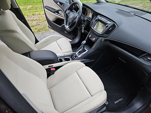 Opel Zafira Exclusive (7 foto / 15)