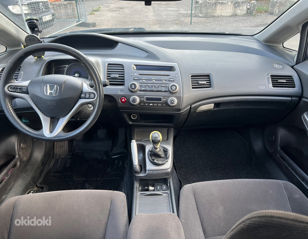 Продается Honda Civic 1.8L 103kw (фото #3)