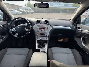 FORD MONDEO (7 фото из 8)