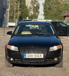 AUDI A4 AVANT (2 foto / 8)