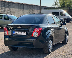 CHEVROLET AVEO (3 фото из 8)