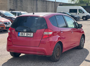 HONDA JAZZ (5 фото из 8)