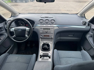 FORD S-MAX (7 фото из 8)