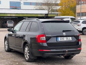 SKODA OCTAVIA (6 foto / 8)