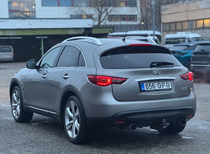 INFINITI FX37 (5 фото из 13)