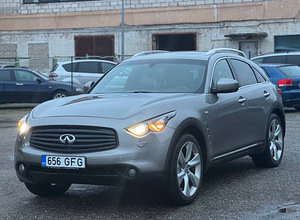 INFINITI FX37 (2 foto / 9)