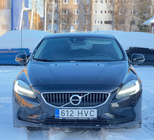 VOLVO V40 (2 фото из 8)