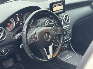 MERCEDES-BENZ A 180 CDI (6 foto / 10)