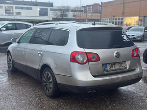 VOLKSWAGEN PASSAT VARIANT (5 foto / 9)